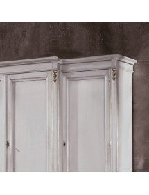 MOBILI 2G - Armadio 4 porte Classico Legno Shabby Bianco Argento 252x60x242 vista frontale cappello